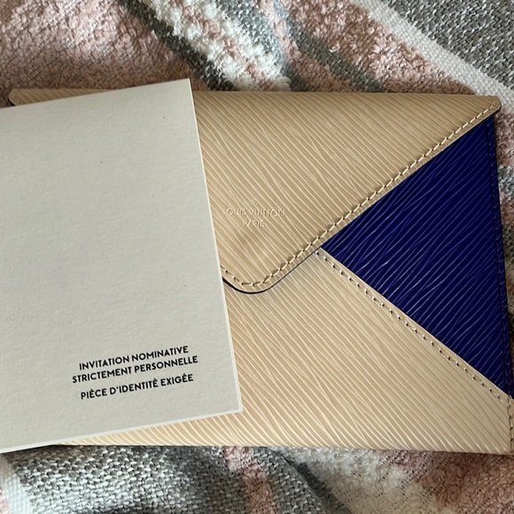 Rare Authentic Louis Vuitton Epi Envelope Clutch - Picture 6 of 6